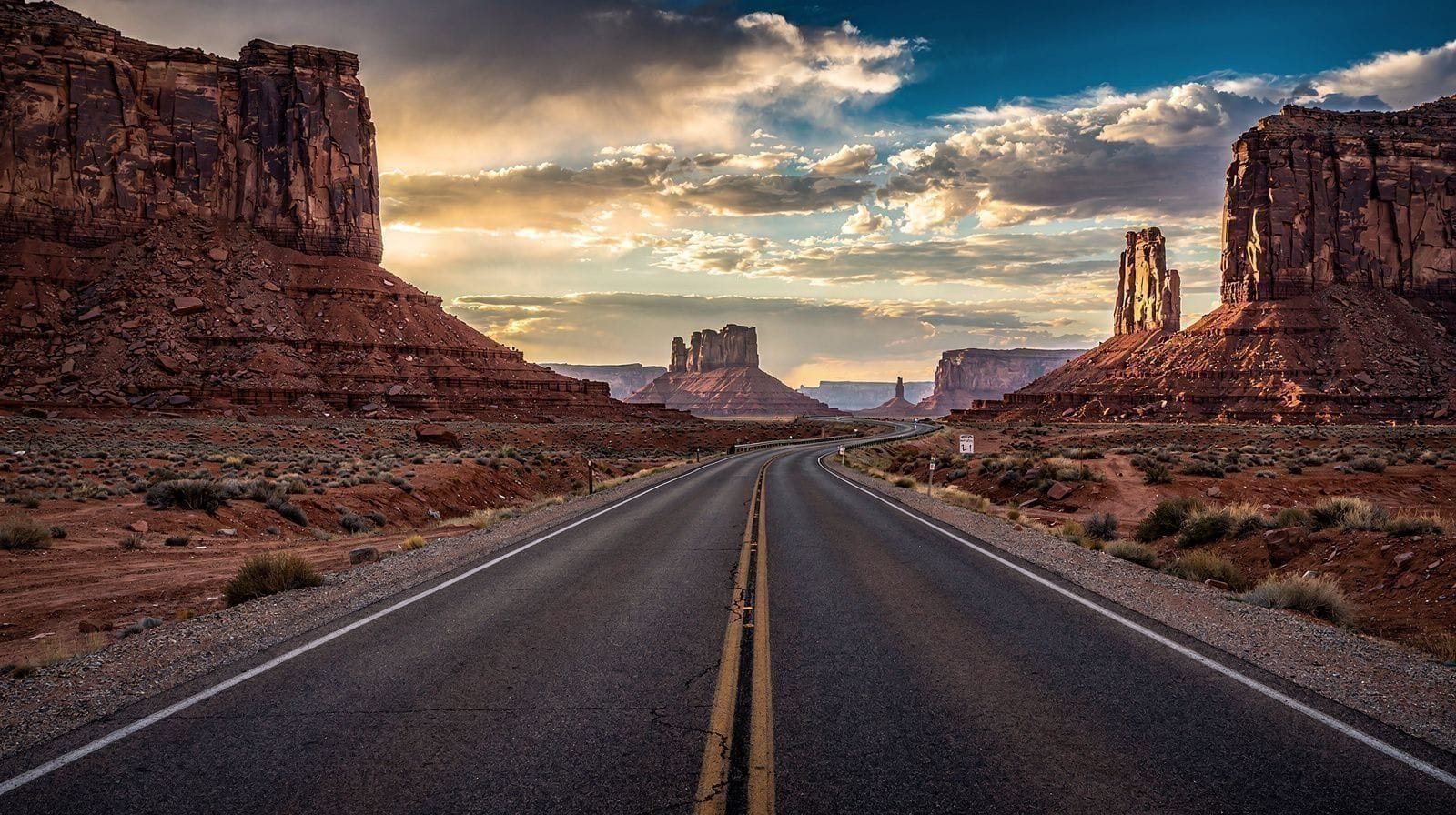 The Grand Circle: Page, Antelope Canyon & Monument Valley