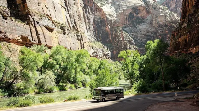 The Narrows Hiking Guide: Zion's Riverbed Trail
