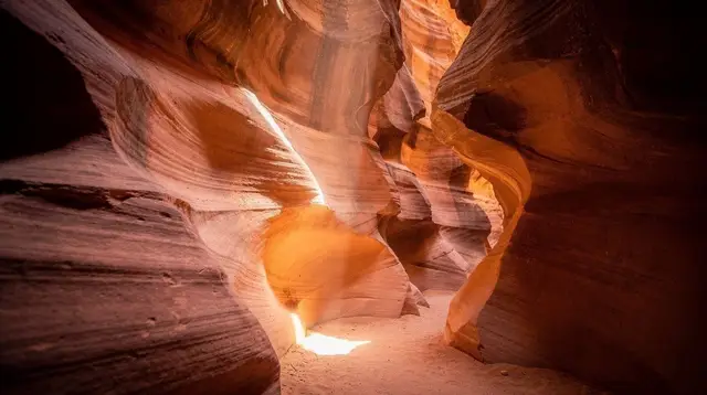Upper Antelope Canyon: The Complete Guide